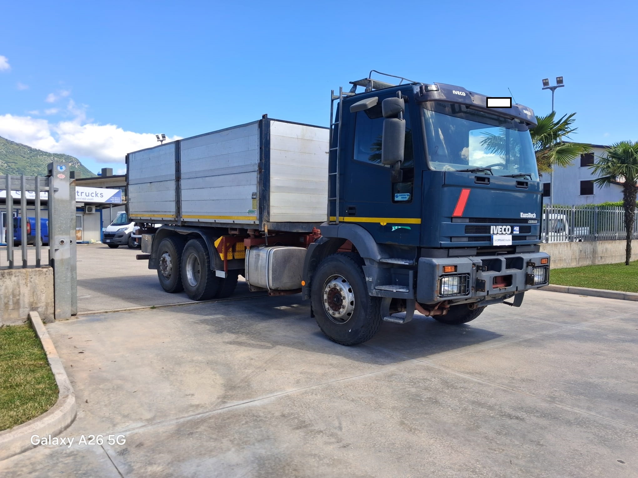 Iveco Eurotech Ribaltabile Trilaterale con predisposizione GRU - immagine 6