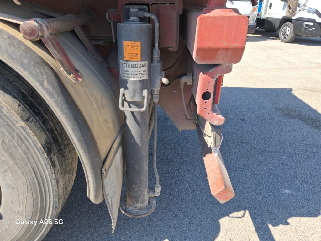 Iveco 190.26 RIBALTABILE E GRU PM 9200 KG - immagine 2