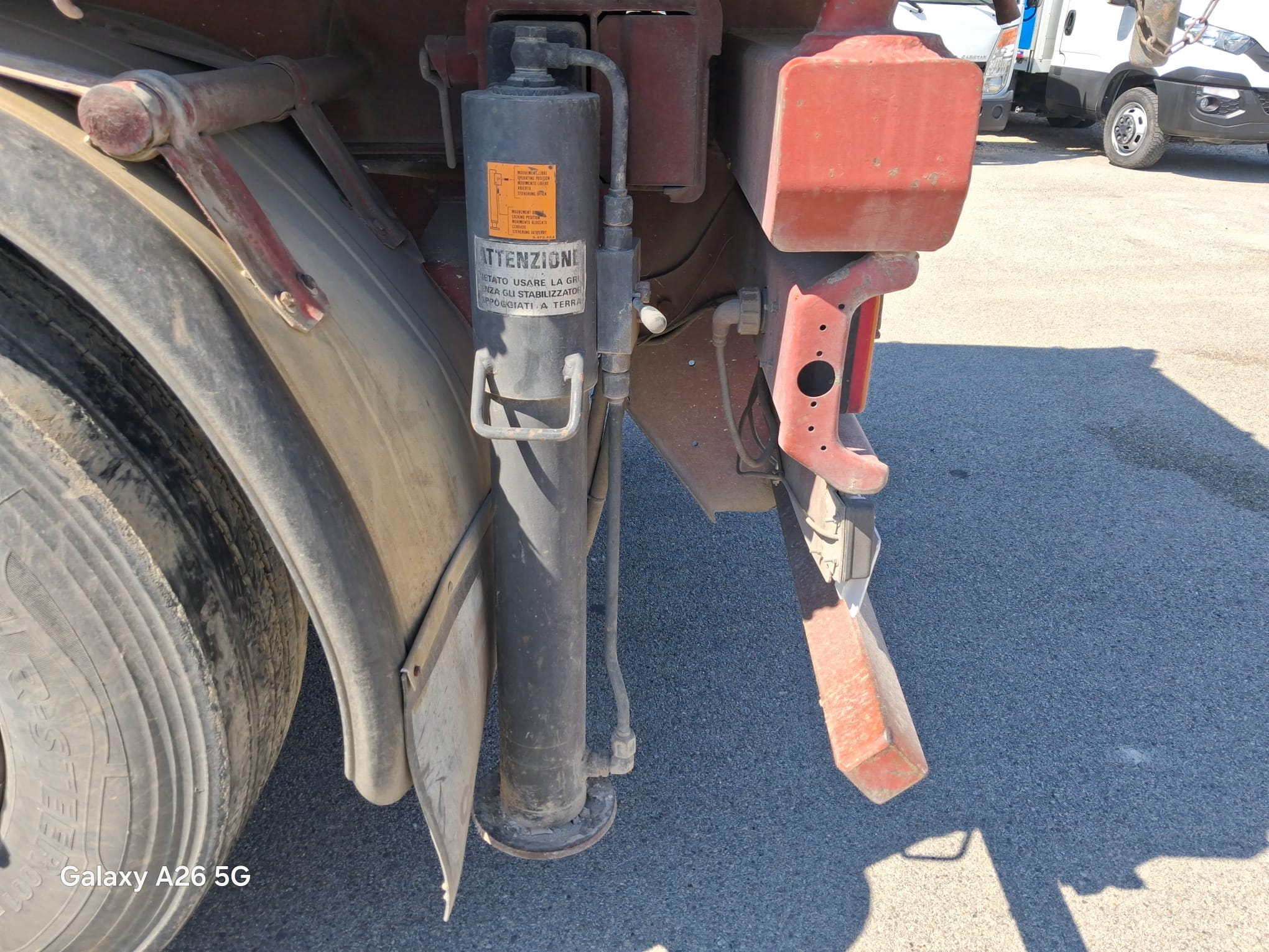 Iveco 190.26 RIBALTABILE E GRU PM 9200 KG - immagine 2