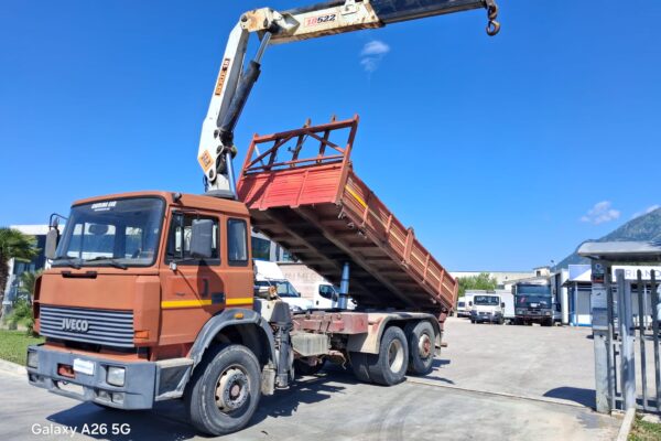 Iveco 190.26 RIBALTABILE E GRU PM 9200 KG