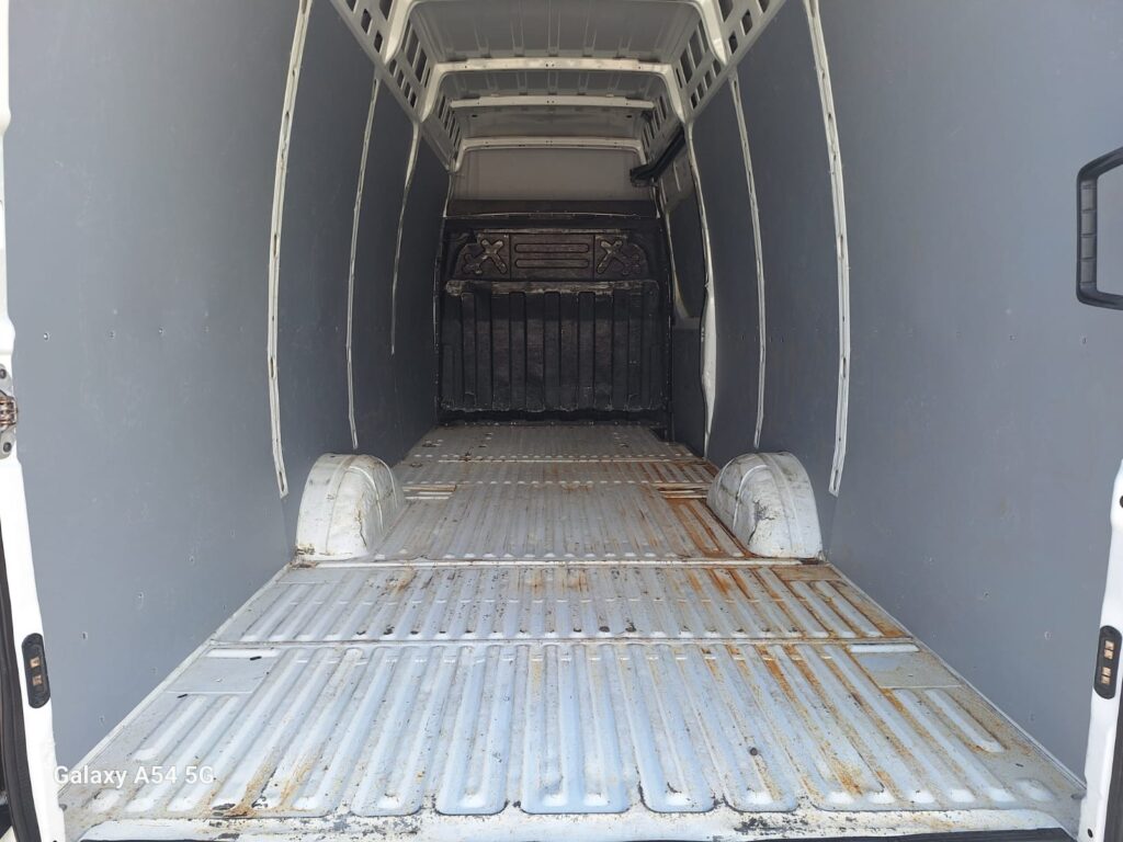 Iveco Daily 35s18 Furgonato Maxi - immagine 10