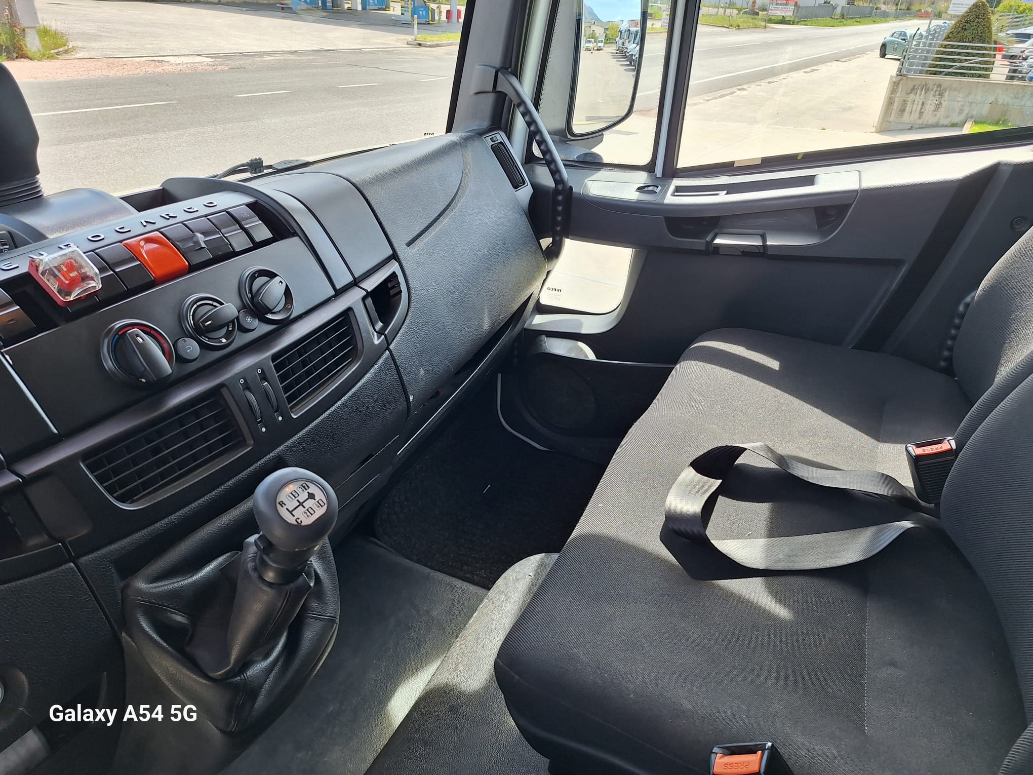 Iveco Eurocargo 180-32 Cassone Centinato con Sponda Caricatrice - immagine 5