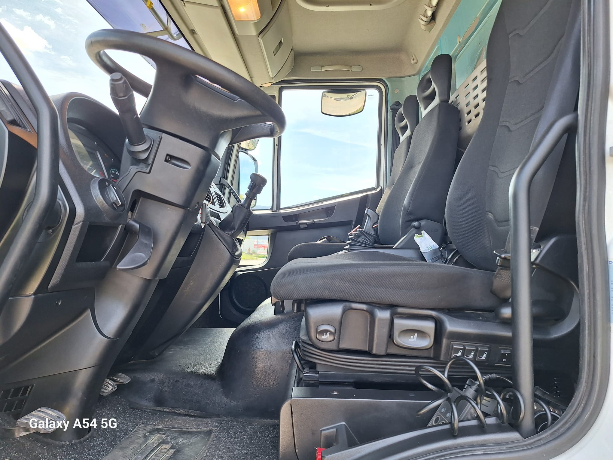 Iveco Eurocargo 180-32 Cassone Centinato con Sponda Caricatrice - immagine 6