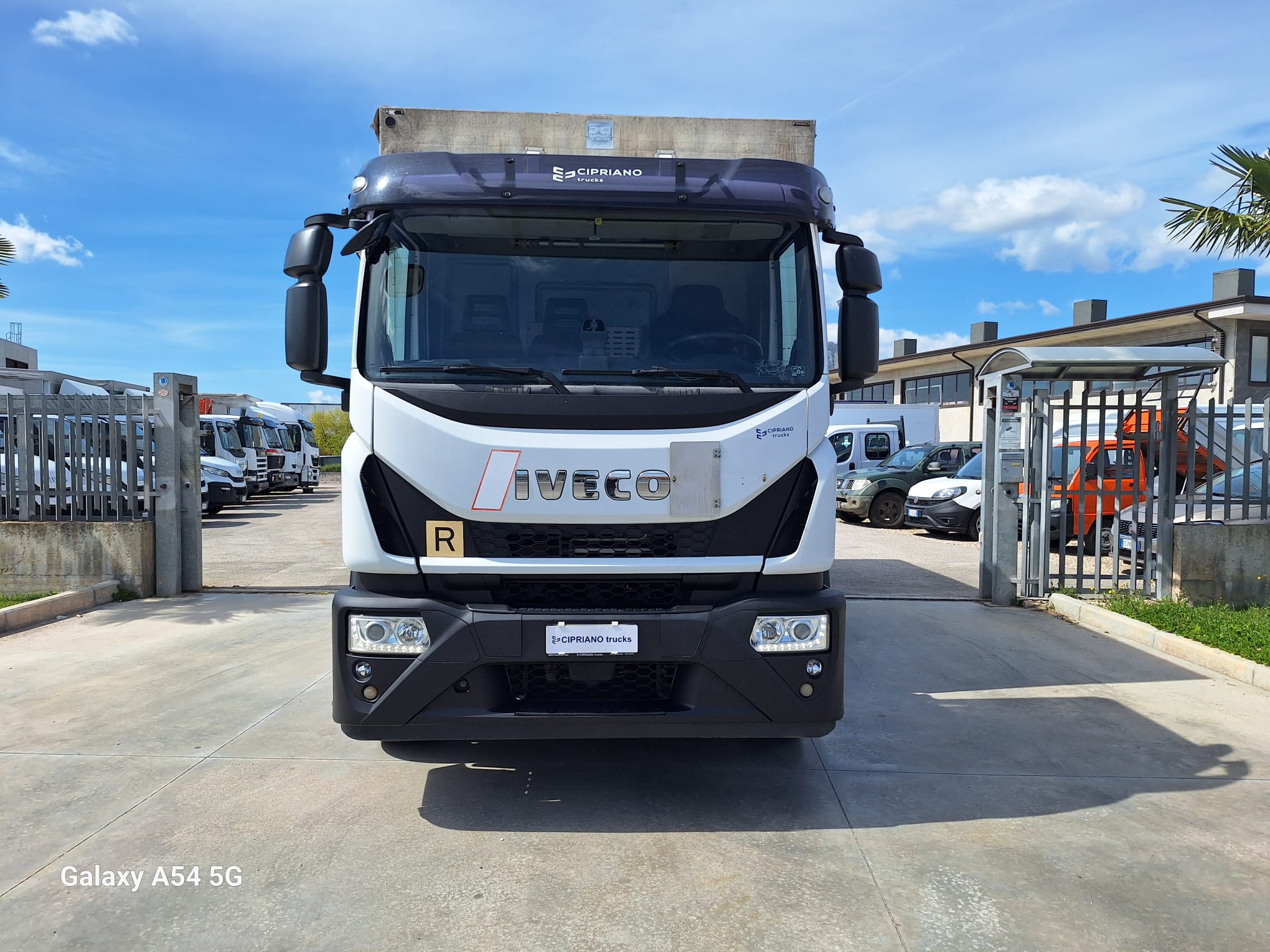 Iveco Eurocargo 180-32 Cassone Centinato con Sponda Caricatrice - immagine 4