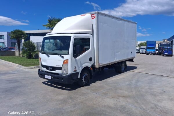 Nissan Cabstar Cassonato