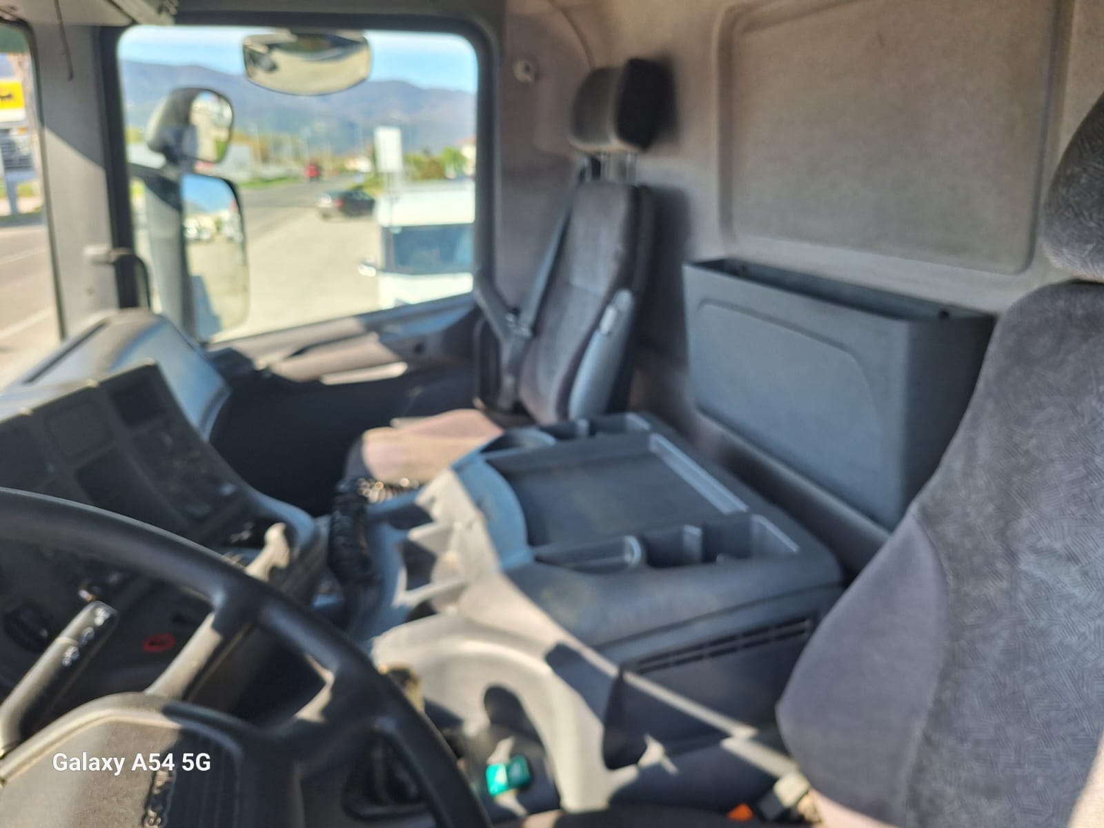 Scania P300 Cassone fisso - immagine 3
