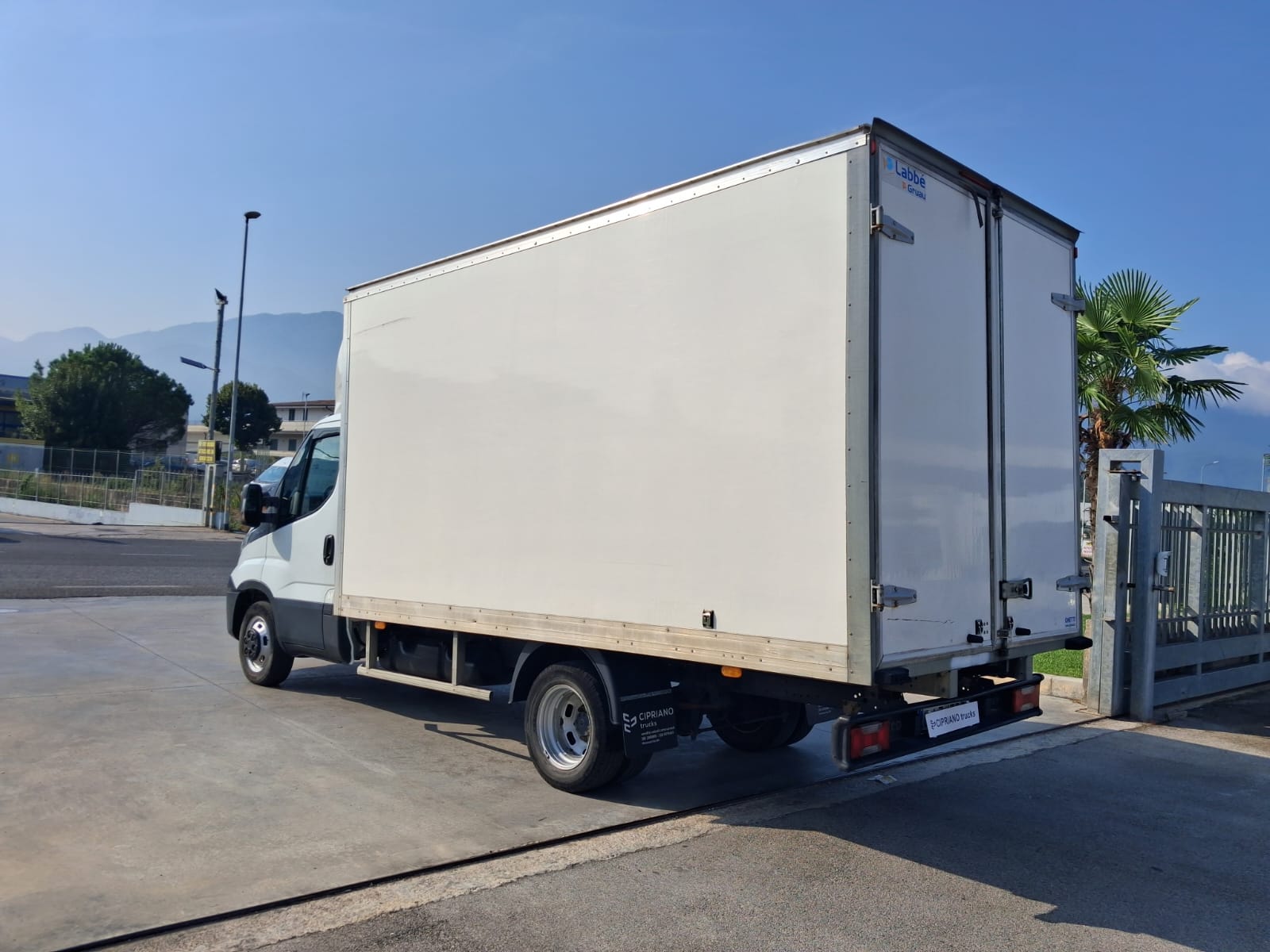 Iveco Daily 35c16 Furgonato. Pari al nuovo - immagine 4