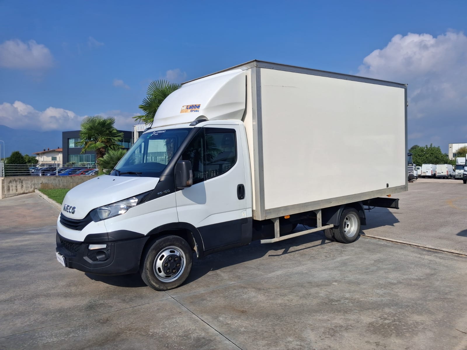 Iveco Daily 35c16 Furgonato. Pari al nuovo - immagine 2