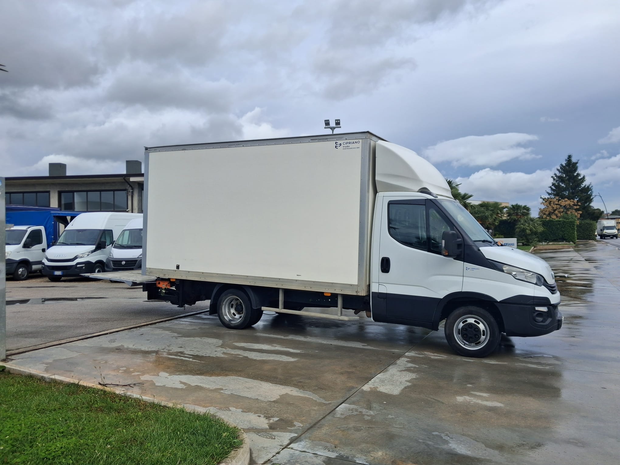 Iveco Daily 35c16 Cassonato con Sponda 1000 KG - immagine 10