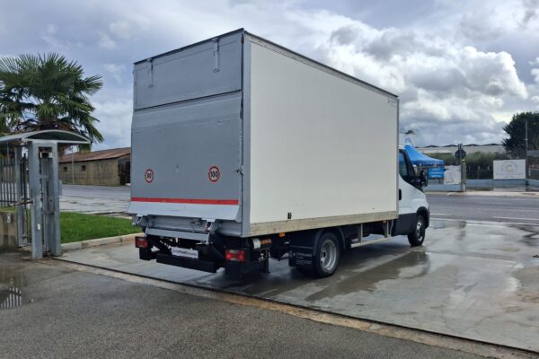 Iveco Daily 35c16 Cassonato con Sponda 1000 KG - immagine 17