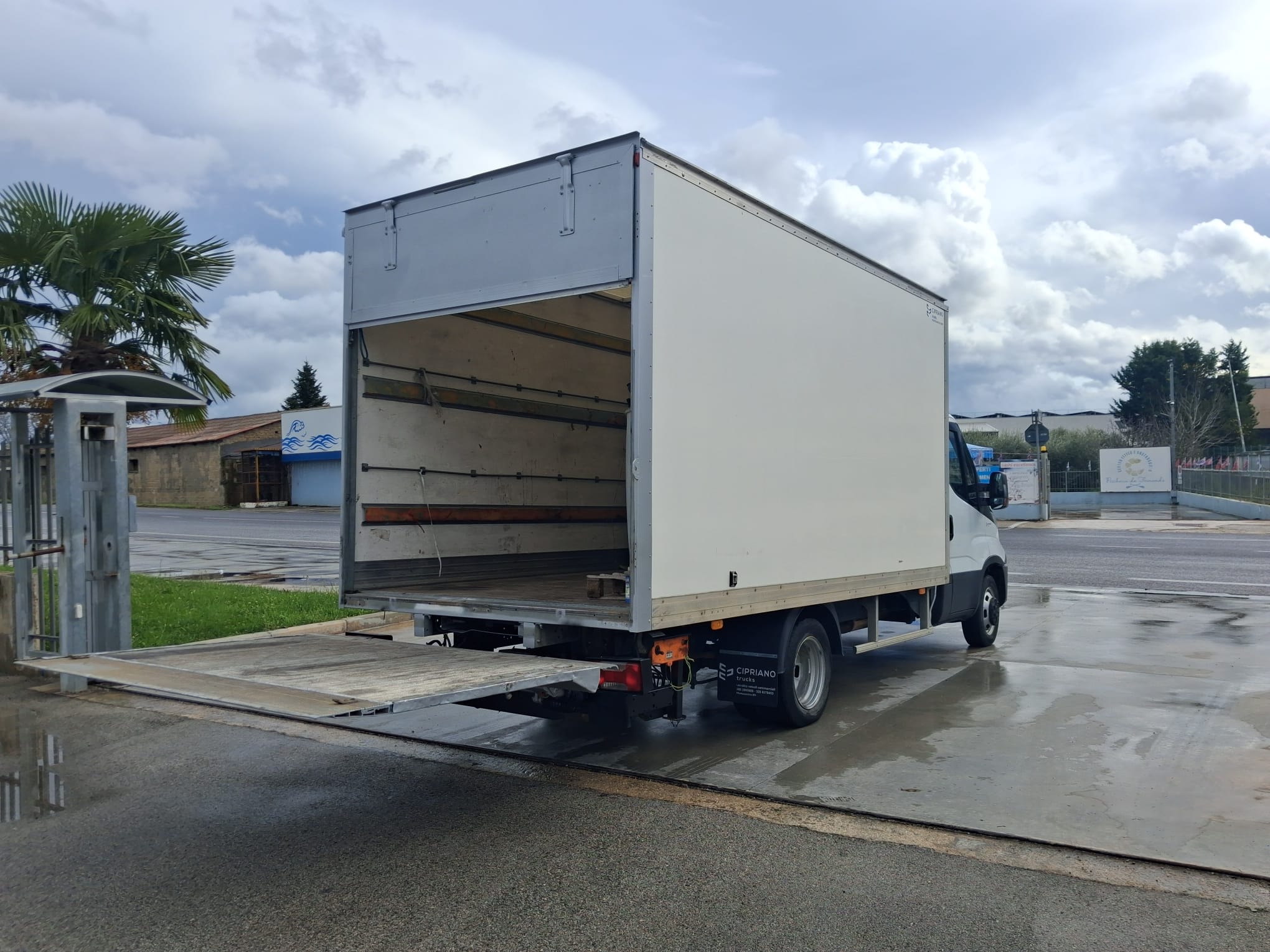 Iveco Daily 35c16 Cassonato con Sponda 1000 KG - immagine 7