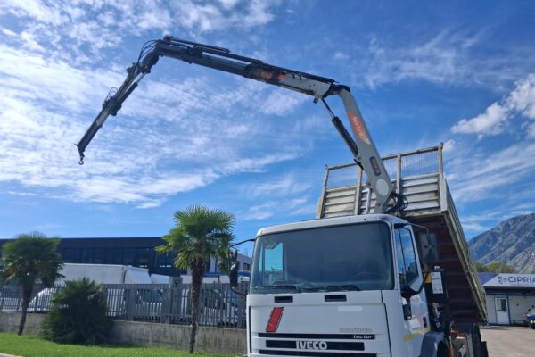 Iveco Eurocargo 150e18 K RIBALTABILE E GRU PM - immagine 13