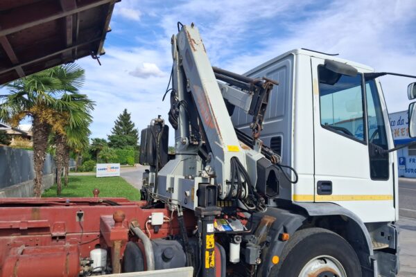 Iveco Eurocargo 150e18 K RIBALTABILE E GRU PM - immagine 15
