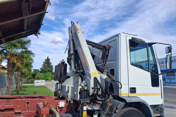 Iveco Eurocargo 150e18 K RIBALTABILE E GRU PM - immagine 16
