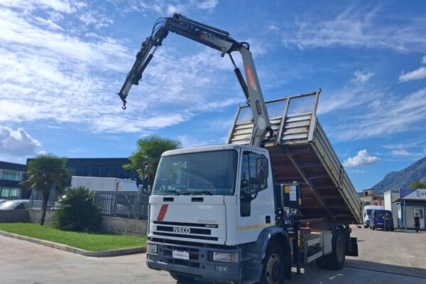 Iveco Eurocargo 150e18 K RIBALTABILE E GRU PM
