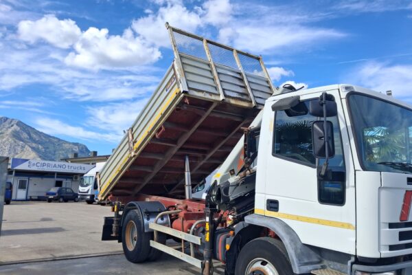 Iveco Eurocargo 150e18 K RIBALTABILE E GRU PM - immagine 19