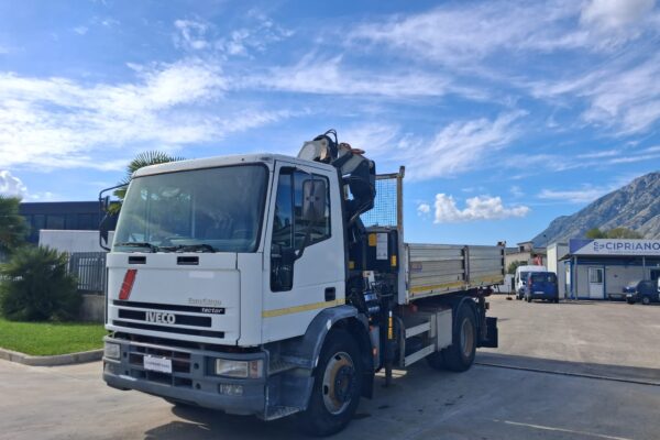 Iveco Eurocargo 150e18 K RIBALTABILE E GRU PM - immagine 26