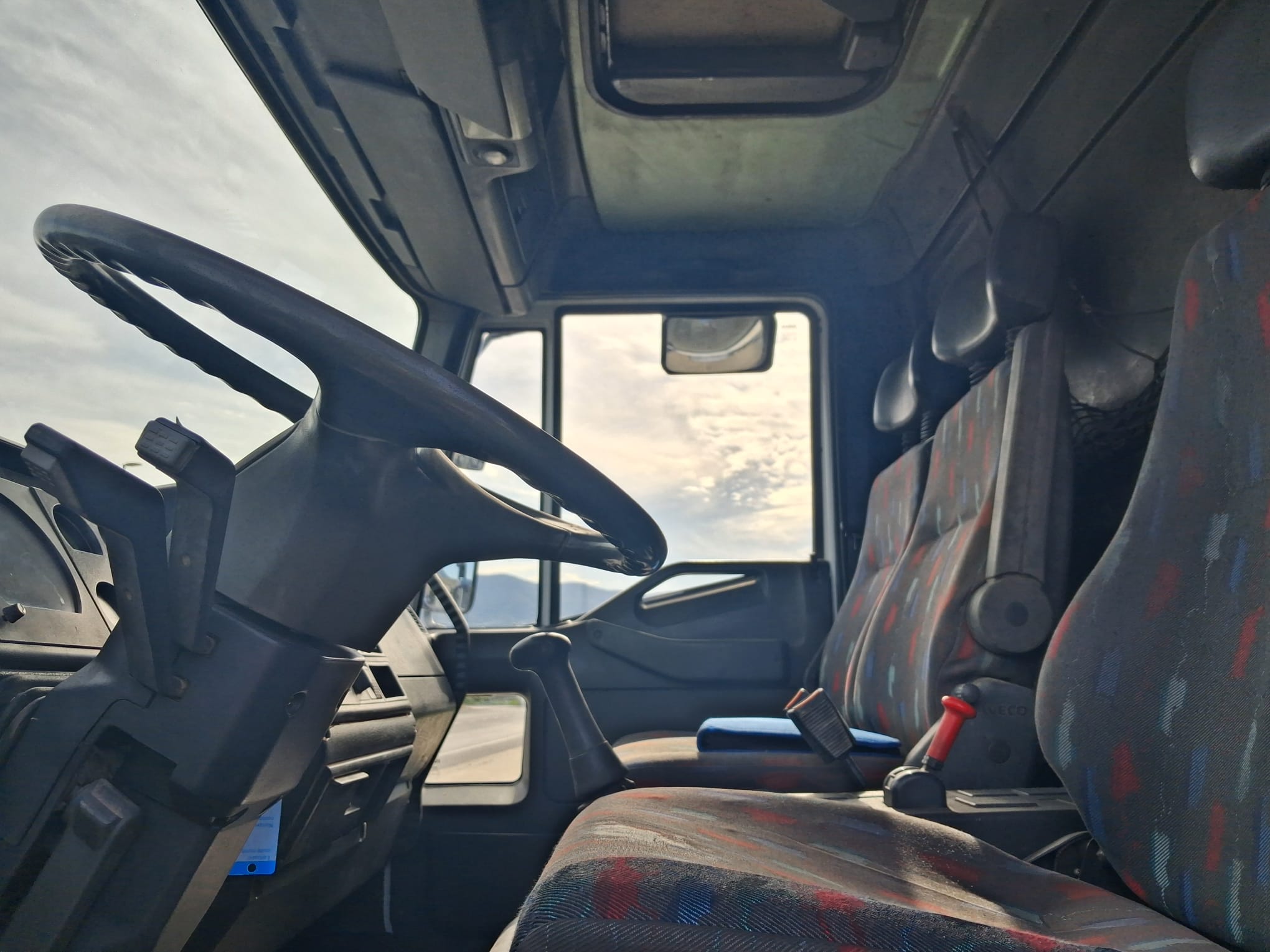 Iveco Eurocargo 150e18 K RIBALTABILE E GRU PM - immagine 29