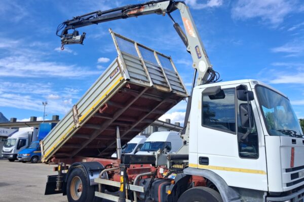 Iveco Eurocargo 150e18 K RIBALTABILE E GRU PM - immagine 6