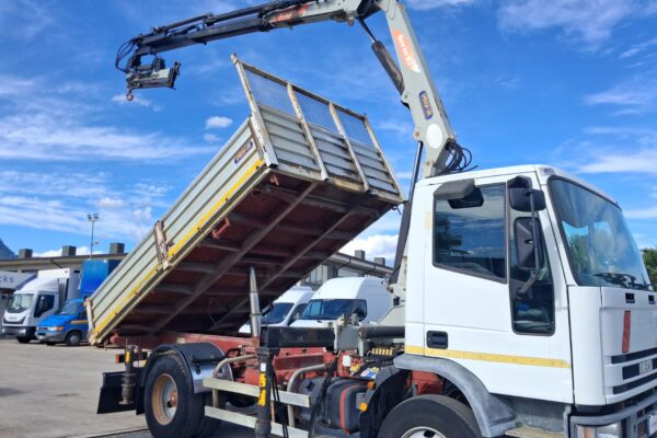 Iveco Eurocargo 150e18 K RIBALTABILE E GRU PM - immagine 9