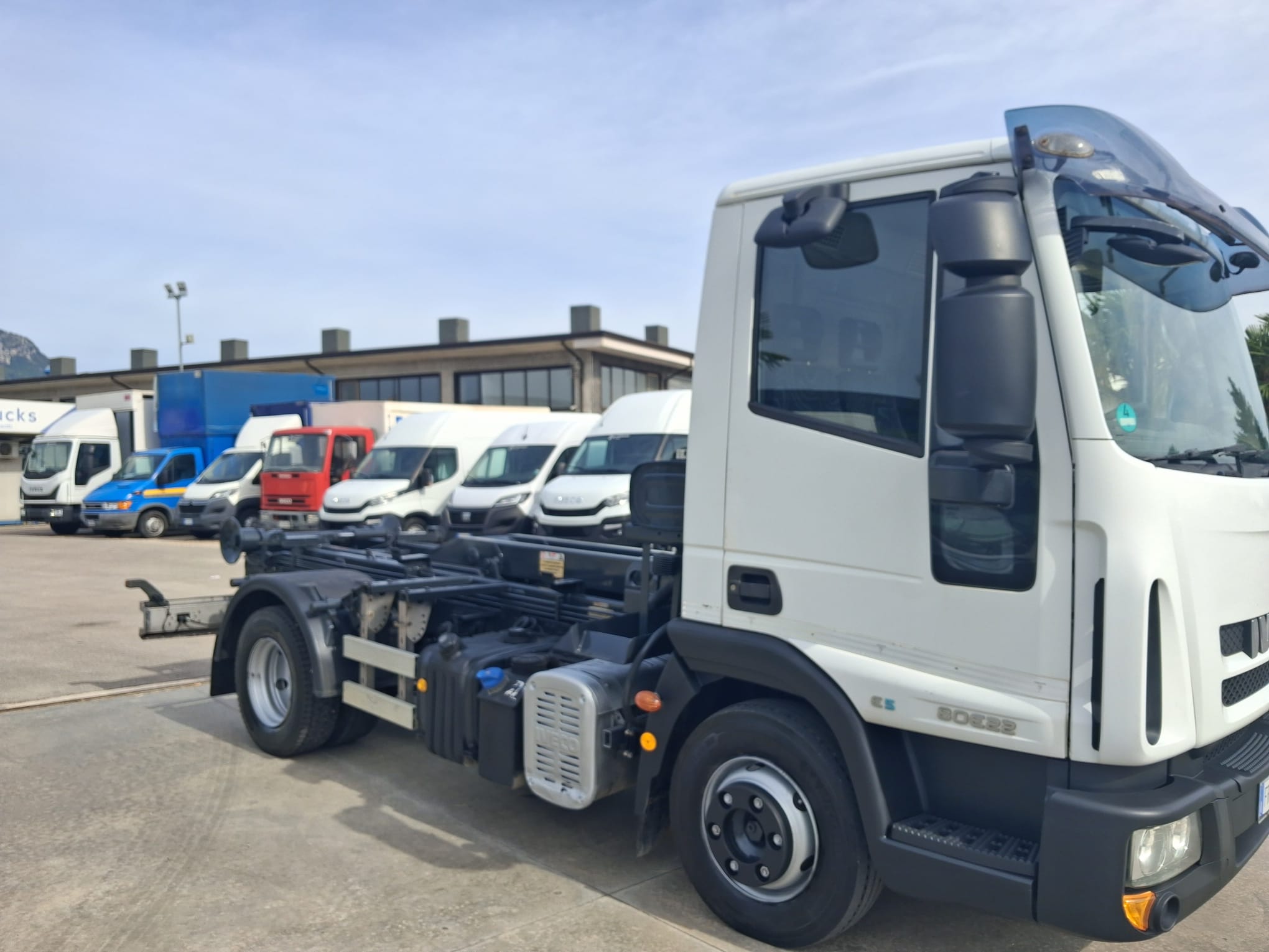 Iveco Eurocargo 80e22 SCARRABILE LEM 6 TON - immagine 24