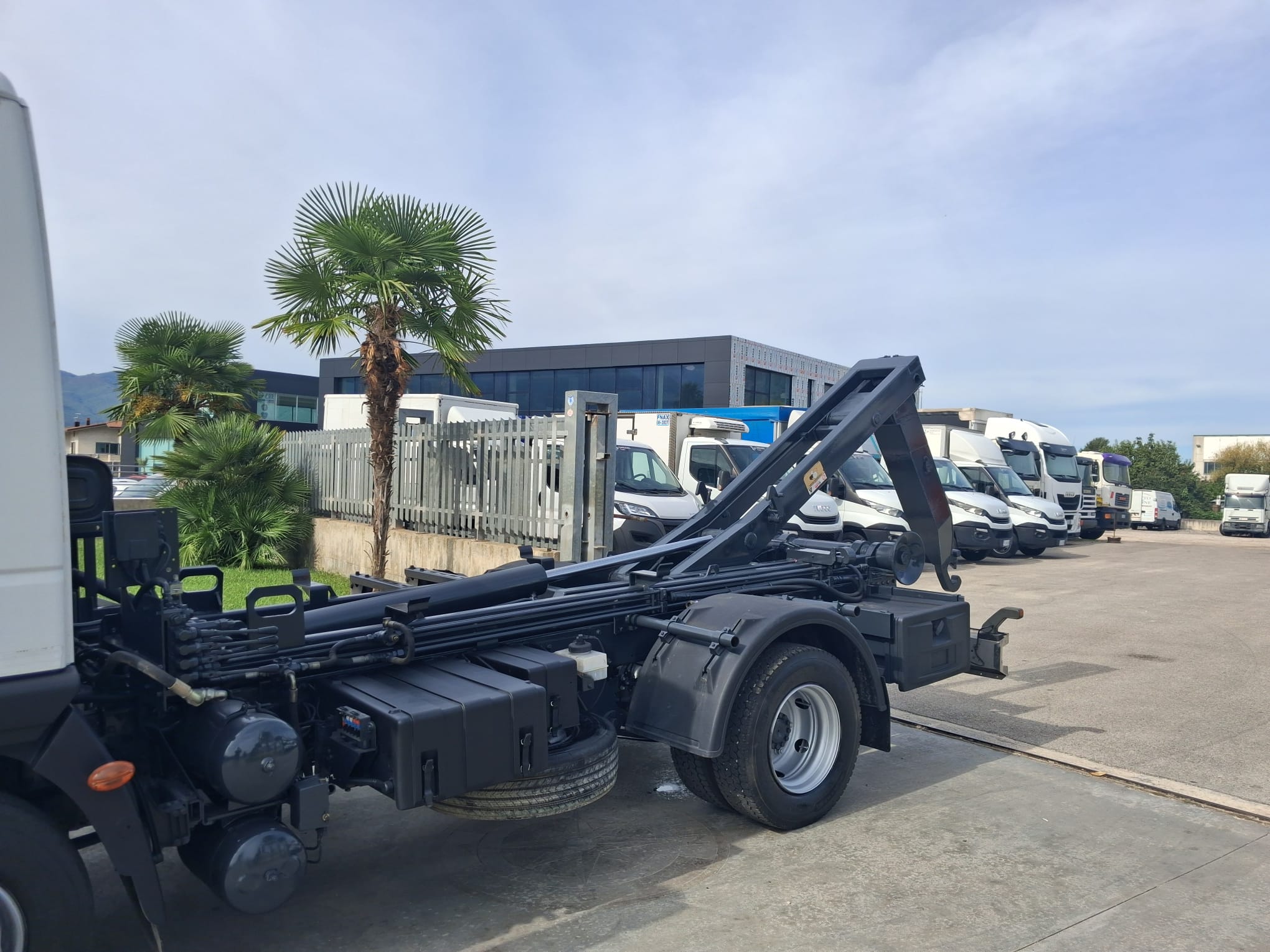 Iveco Eurocargo 80e22 SCARRABILE LEM 6 TON - immagine 28