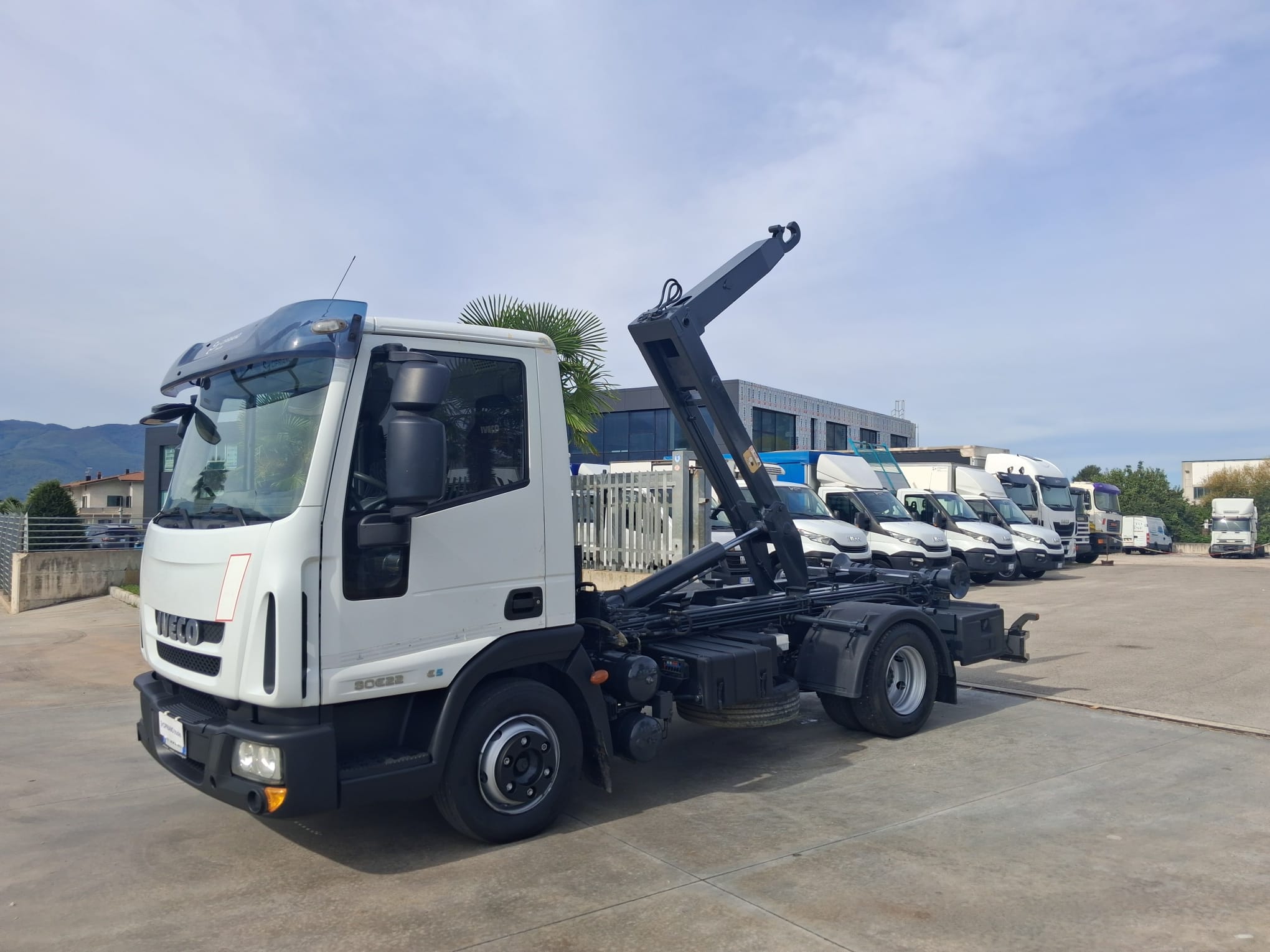 Iveco Eurocargo 80e22 SCARRABILE LEM 6 TON - immagine 4