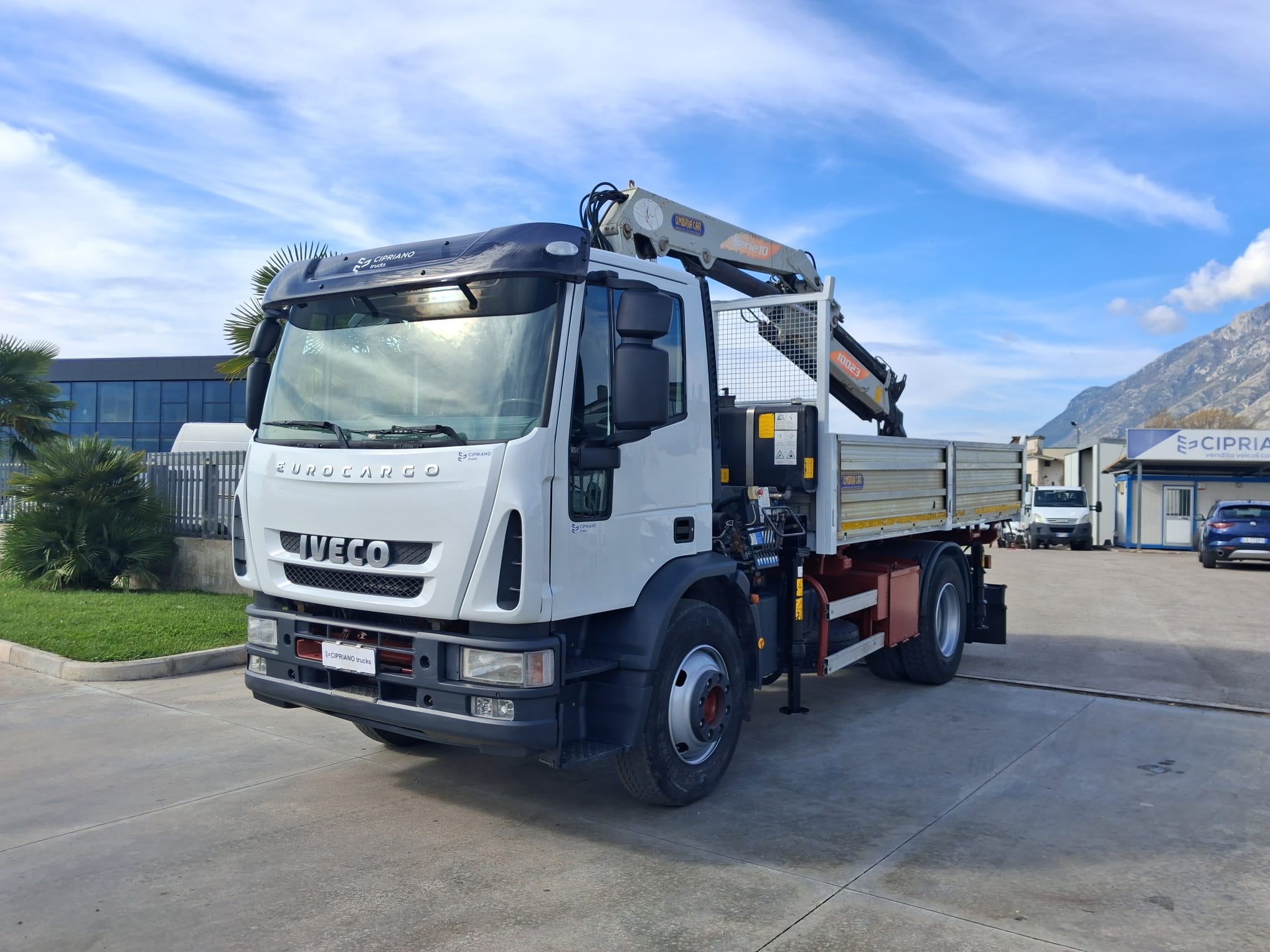 Iveco Eurocargo 150e18 K RIBALTABILE E GRU PM - immagine 2