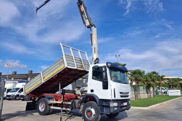 Iveco Eurocargo 150e18 K RIBALTABILE E GRU PM - immagine 11