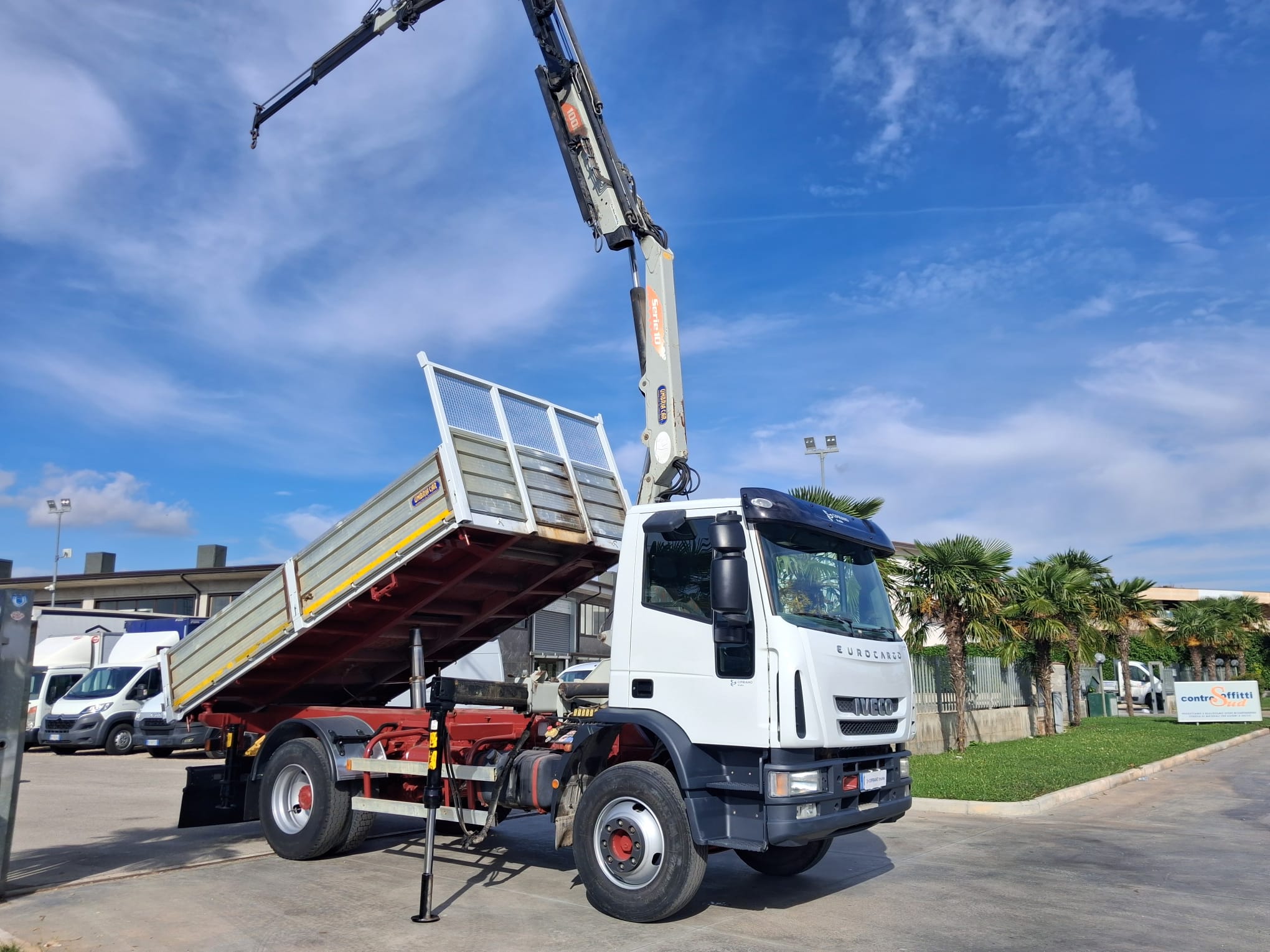 Iveco Eurocargo 150e18 K RIBALTABILE E GRU PM - immagine 11