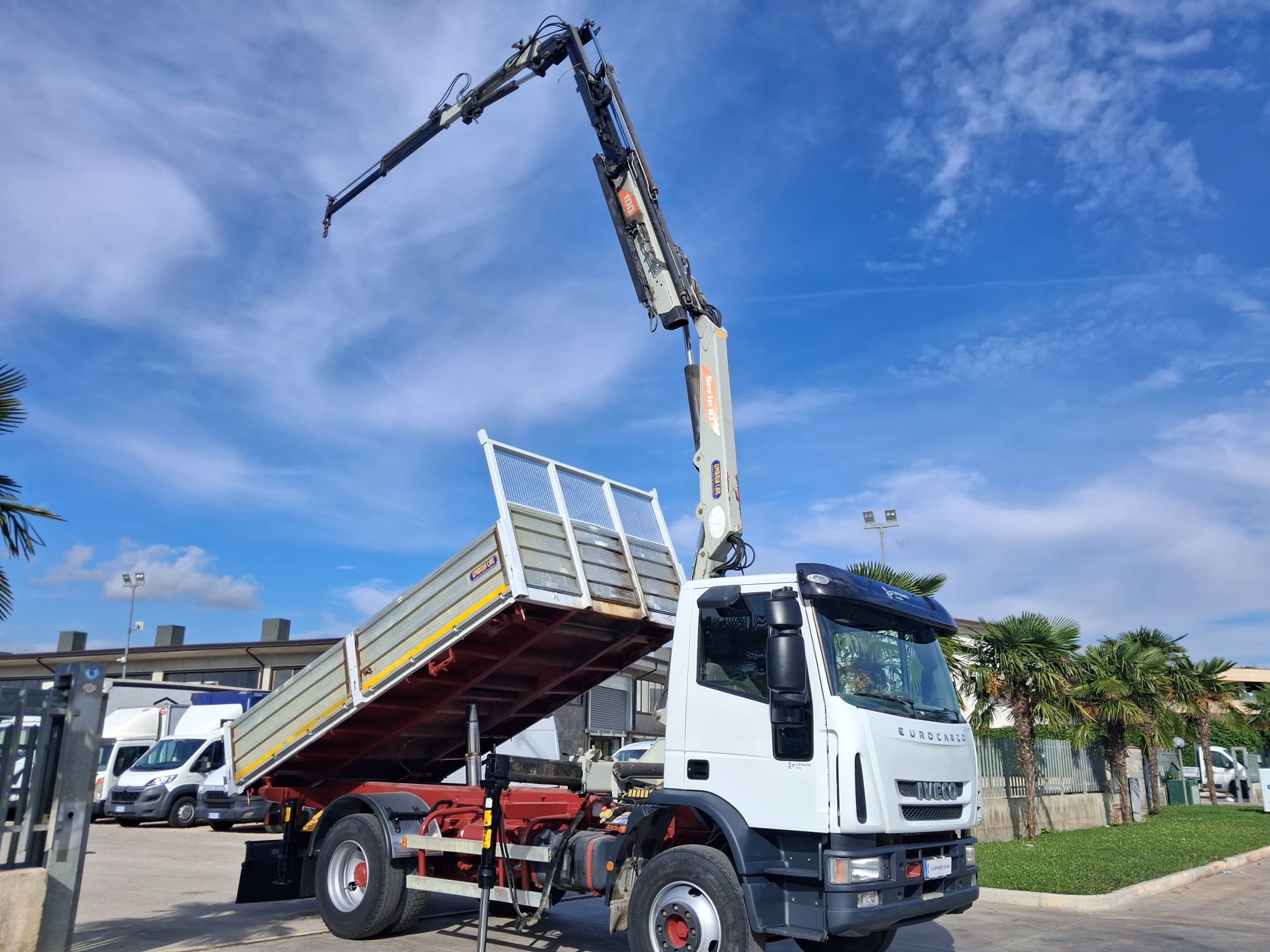 Iveco Eurocargo 150e18 K RIBALTABILE E GRU PM - immagine 12