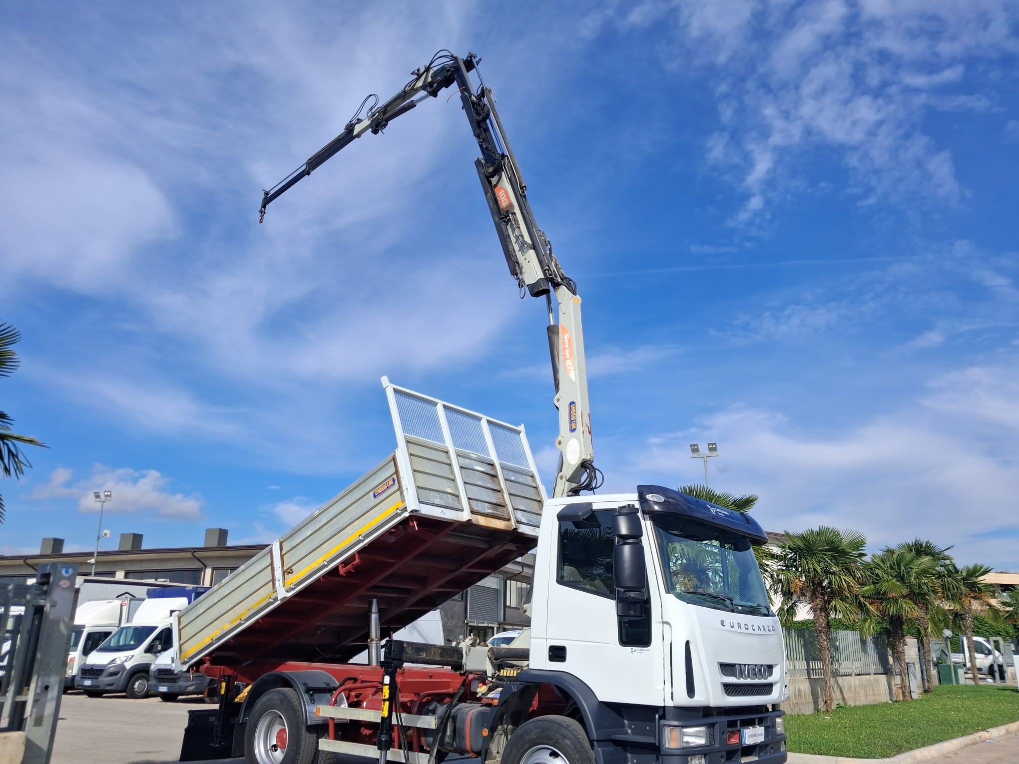 Iveco Eurocargo 150e18 K RIBALTABILE E GRU PM - immagine 13