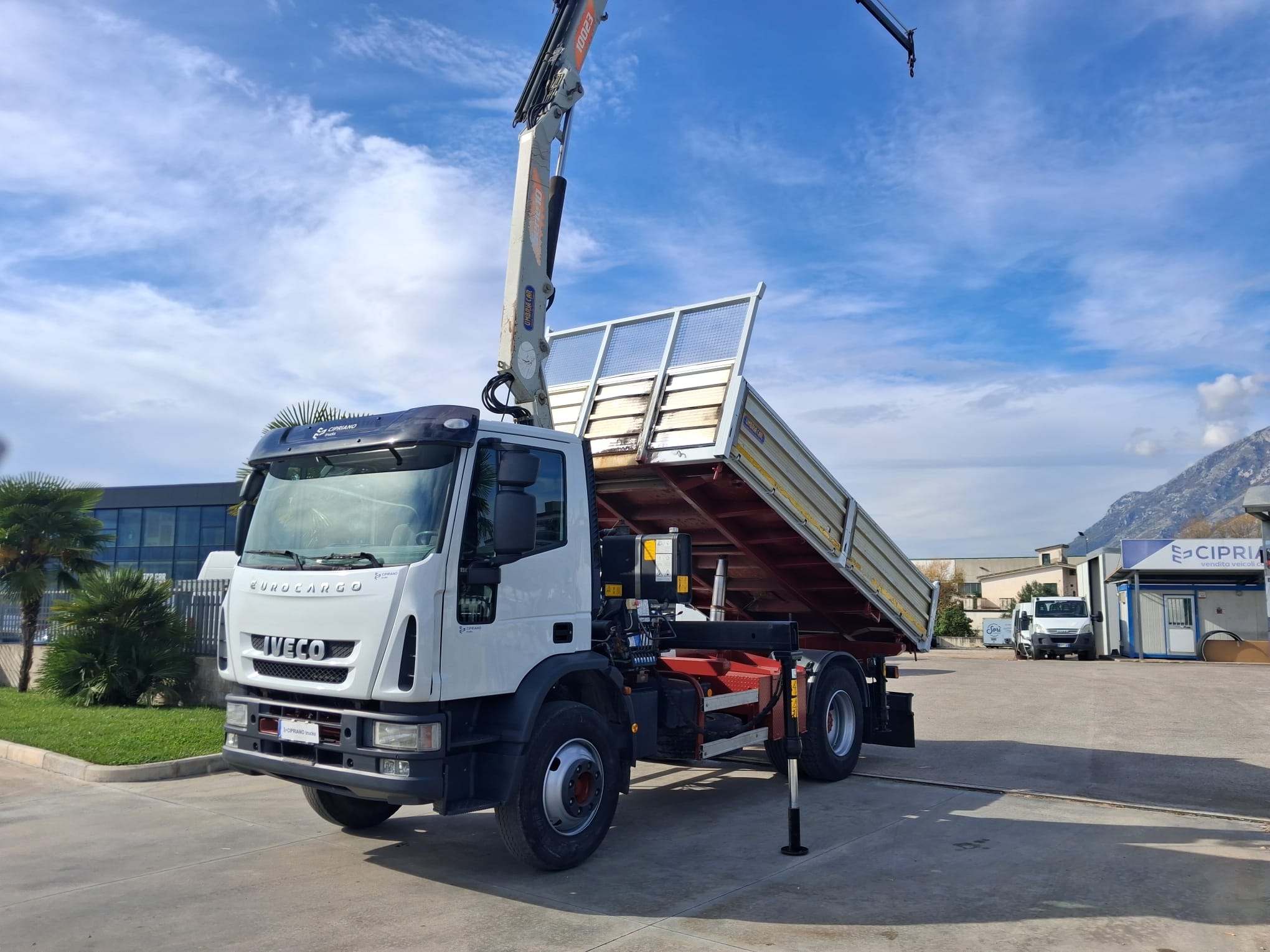 Iveco Eurocargo 150e18 K RIBALTABILE E GRU PM - immagine 15