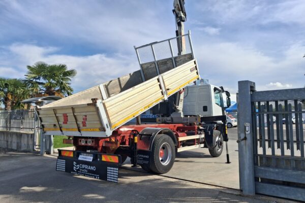 Iveco Eurocargo 150e18 K RIBALTABILE E GRU PM - immagine 16