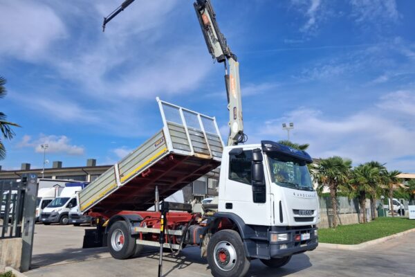 Iveco Eurocargo 150e18 K RIBALTABILE E GRU PM - immagine 17