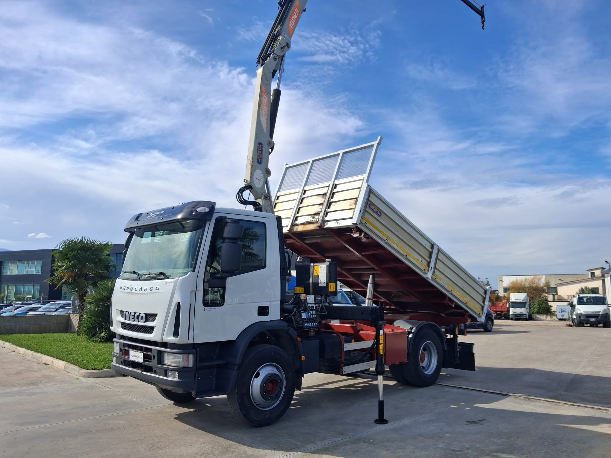 Iveco Eurocargo 150e18 K RIBALTABILE E GRU PM - immagine 19