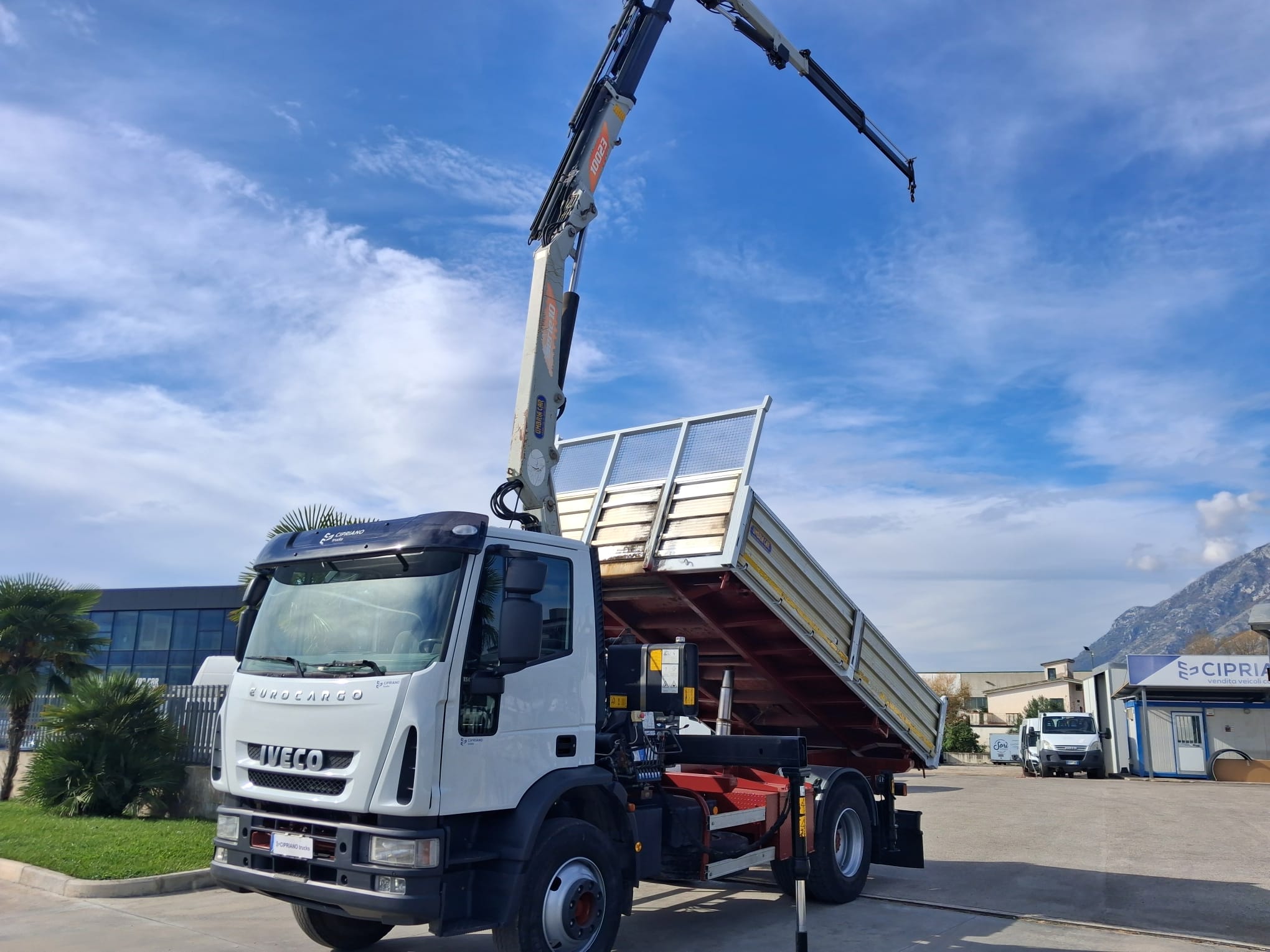 Iveco Eurocargo 150e18 K RIBALTABILE E GRU PM - immagine 20