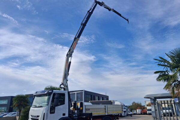 Iveco Eurocargo 150e18 K RIBALTABILE E GRU PM - immagine 23