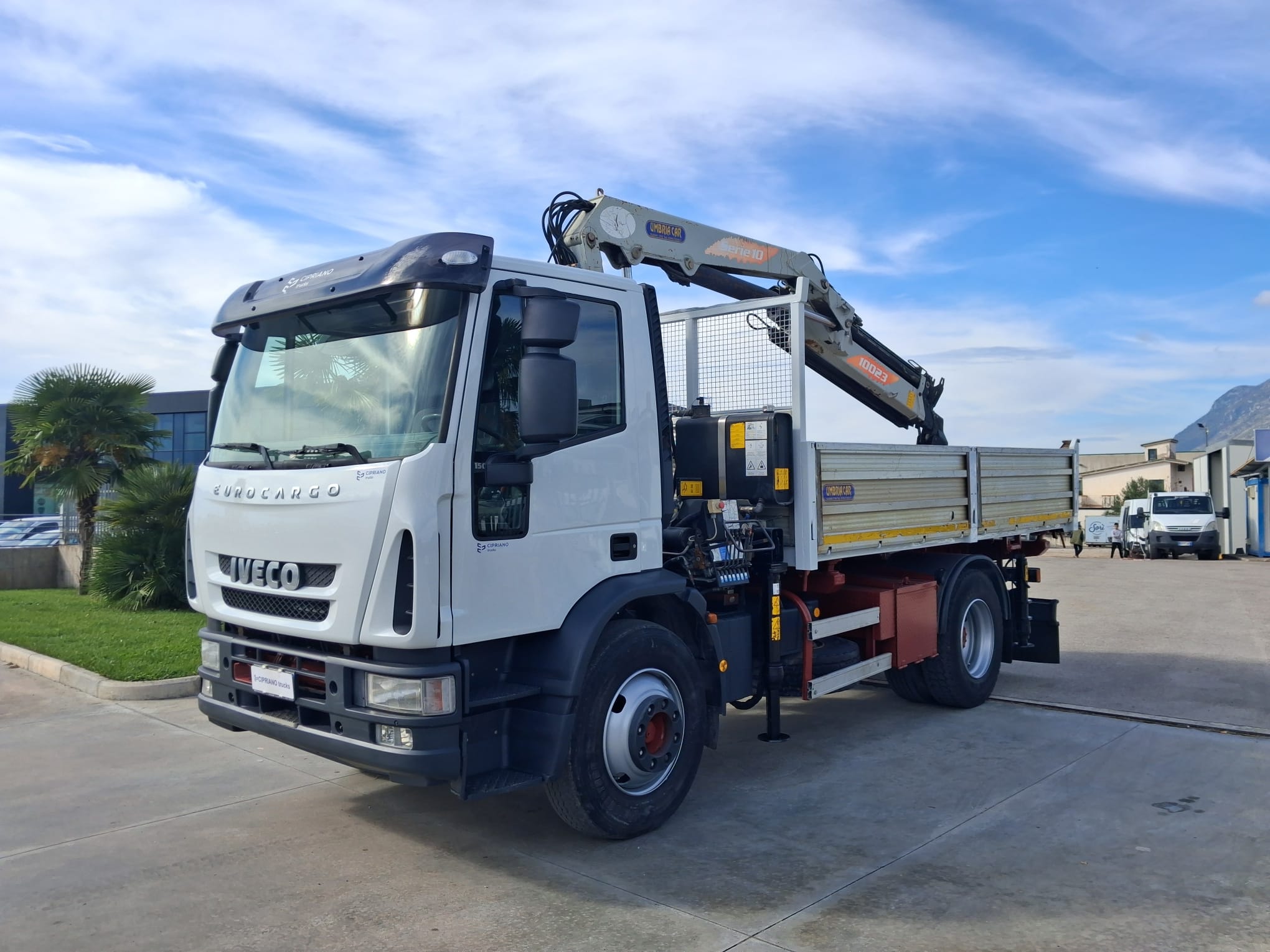 Iveco Eurocargo 150e18 K RIBALTABILE E GRU PM - immagine 33