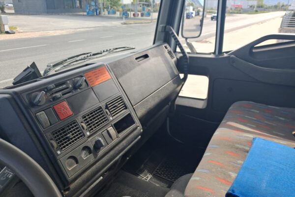 Iveco Eurocargo 150e18 K RIBALTABILE E GRU PM - immagine 5