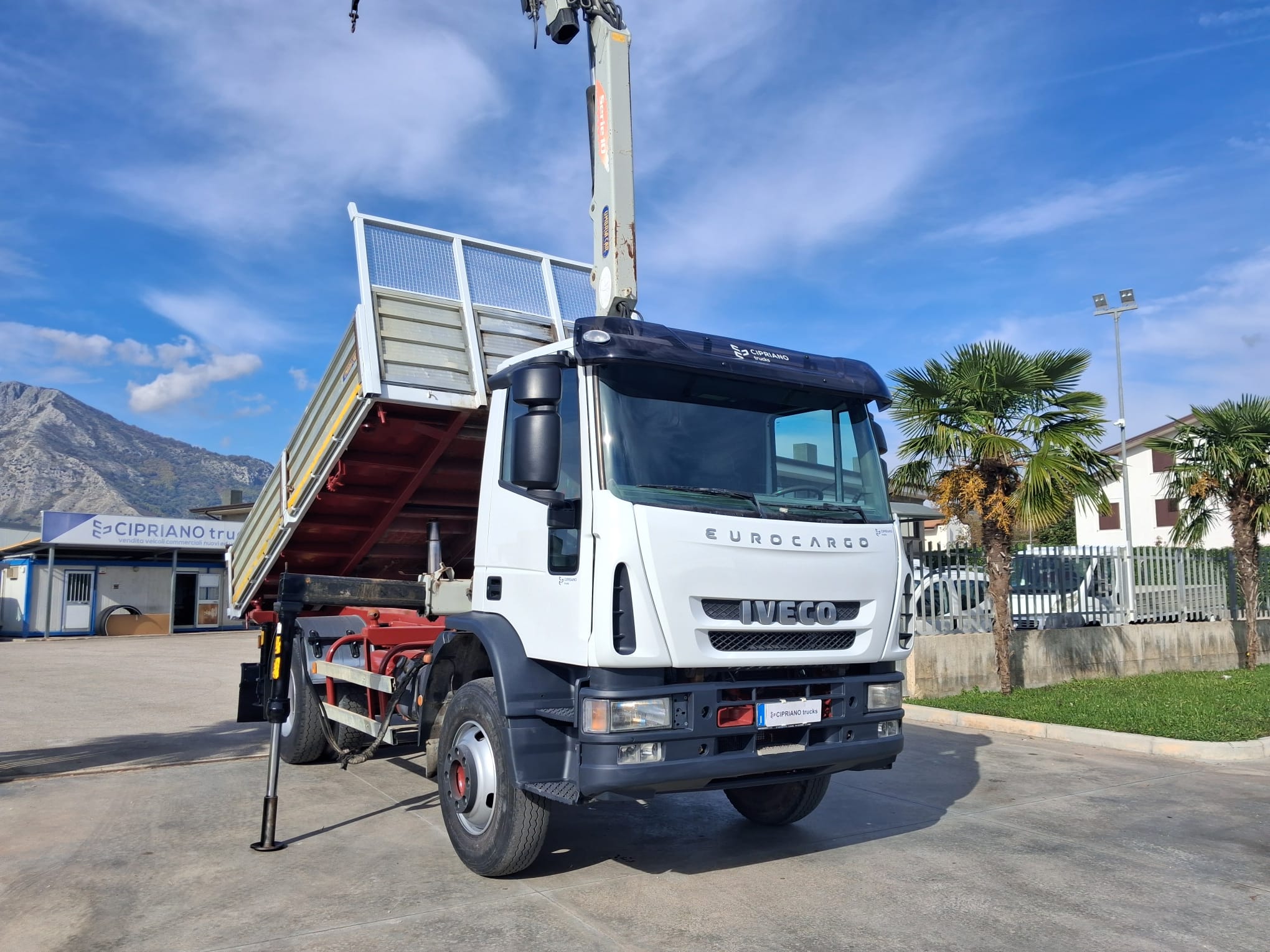 Iveco Eurocargo 150e18 K RIBALTABILE E GRU PM - immagine 9