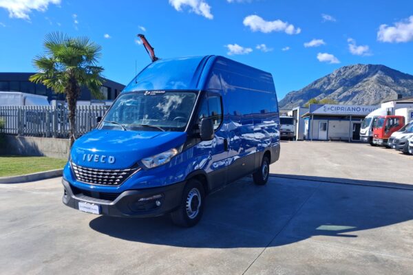 Iveco Daily Furgonato TETTO ALTO KM: 165.197