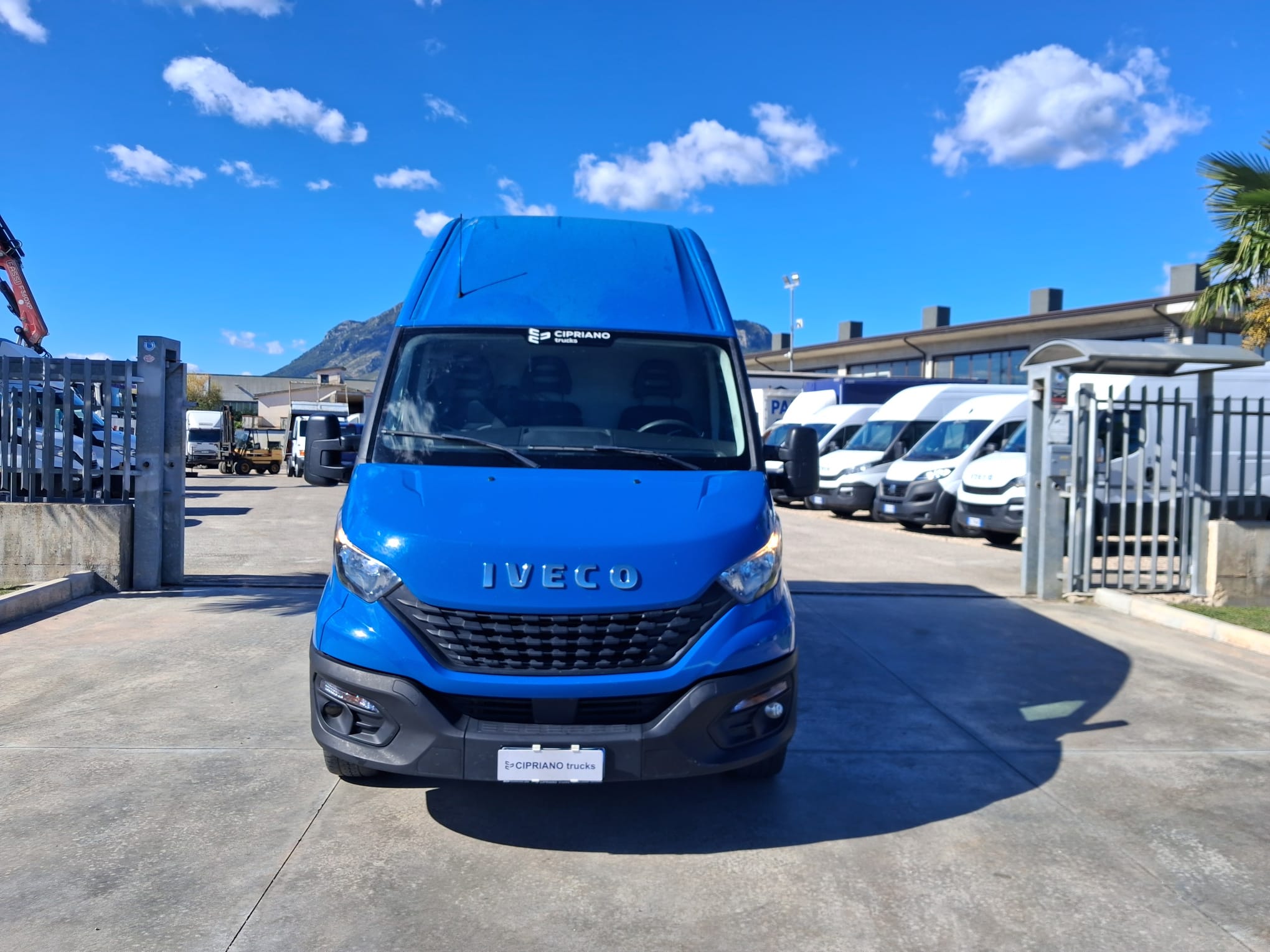 Iveco Daily Furgonato TETTO ALTO KM: 165.197 - immagine 5