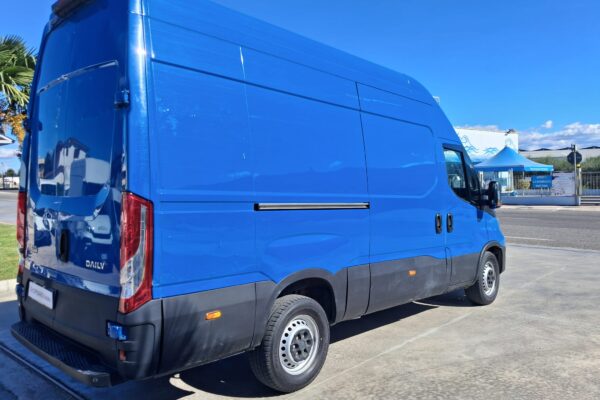 Iveco Daily Furgonato TETTO ALTO KM: 165.197 - immagine 6
