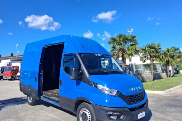 Iveco Daily Furgonato TETTO ALTO KM: 165.197 - immagine 7