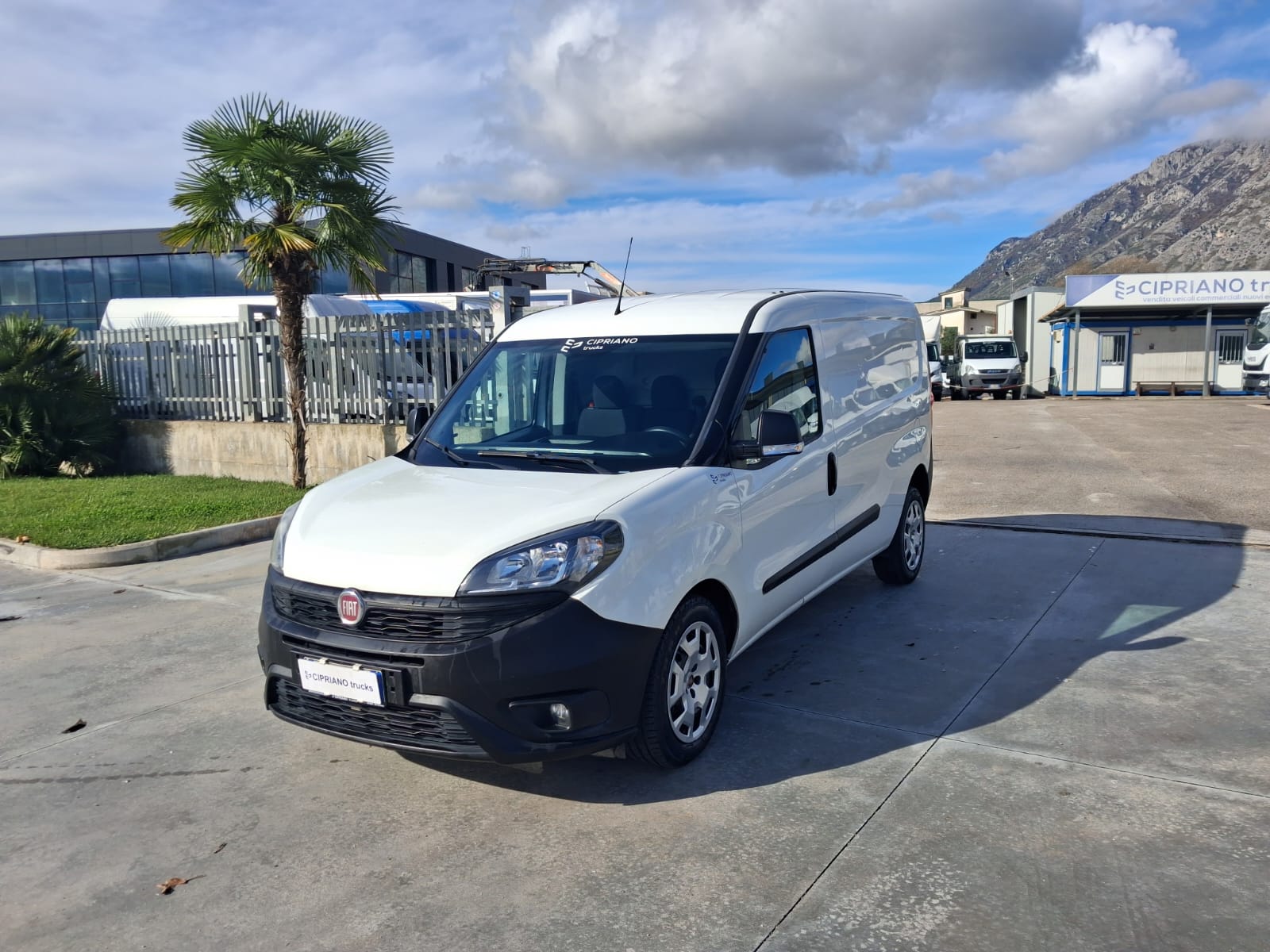 Fiat Doblò Furgonato MAXI 3 Posti - immagine 2