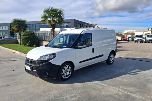 Fiat Doblò Furgonato MAXI 3 Posti - immagine 17