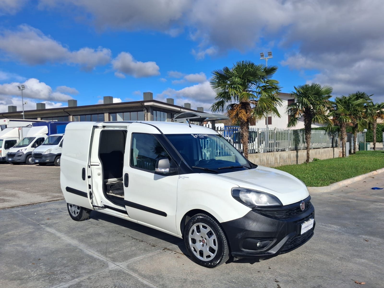 Fiat Doblò Furgonato MAXI 3 Posti - immagine 4