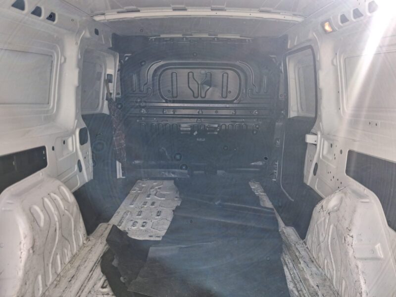 Fiat Doblò Furgonato MAXI 3 Posti - immagine 7