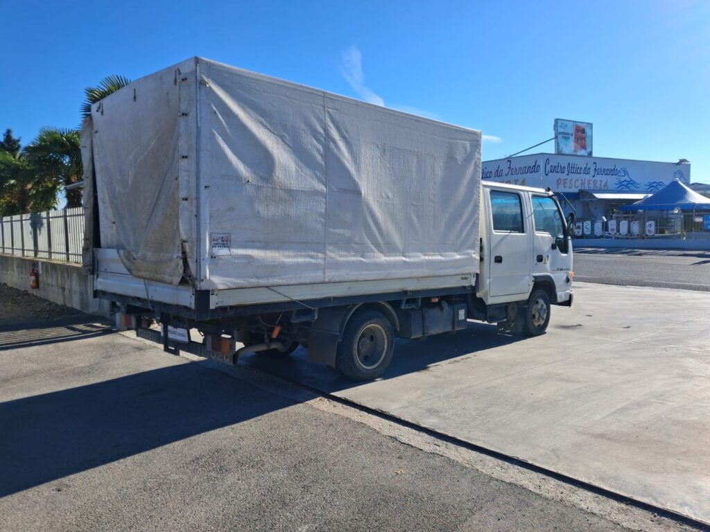 Isuzu Doppia Cabina Cassone Centinato